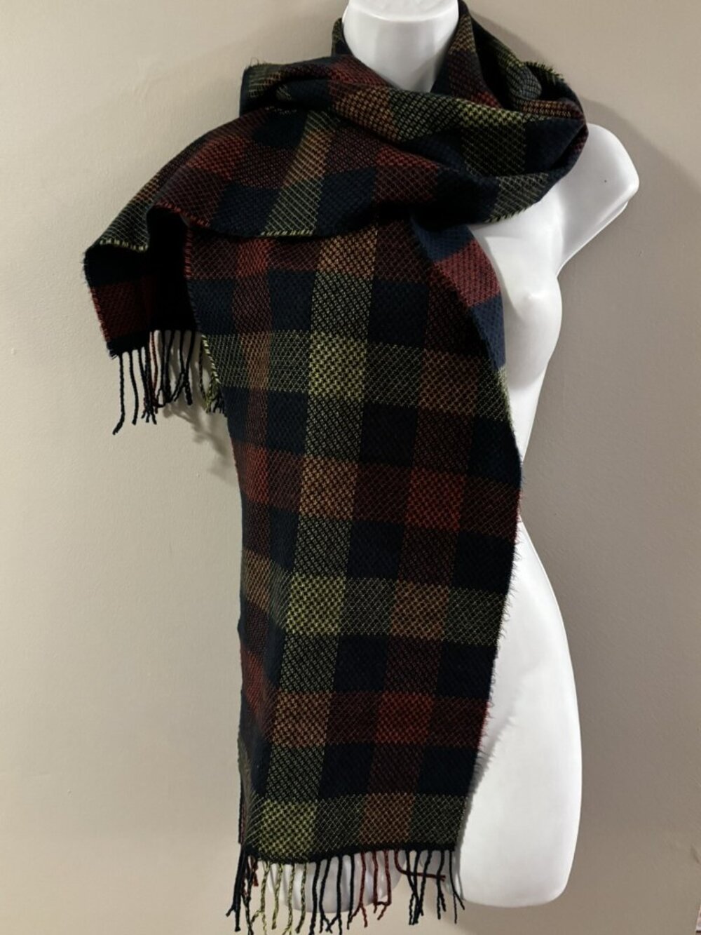 Softer Than Cashmere Womens Rectangle Scarf Multicolor Plaid Fringe